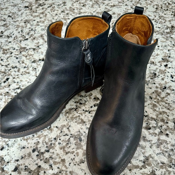 Franco Sarto Shoes - Women’s Black Ankle Booties with Zipper.